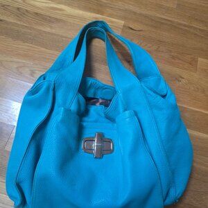 Makowsky leather purse blue in outside an cheetah on inside